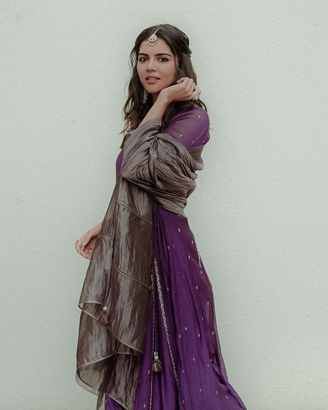 Lovely Vintage Looks Of Kalyani Priyadarshan